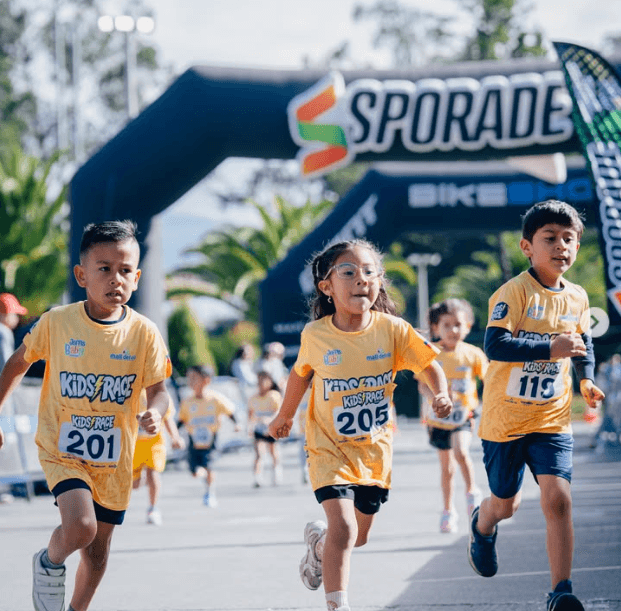 banner Kids Race